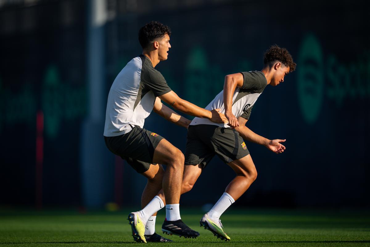 El entrenamiento del Barça con el fichaje Noah Darvich