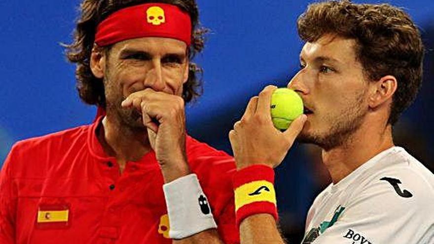 Feliciano López y Pablo Carreño, durante el partido contra Uruguay.