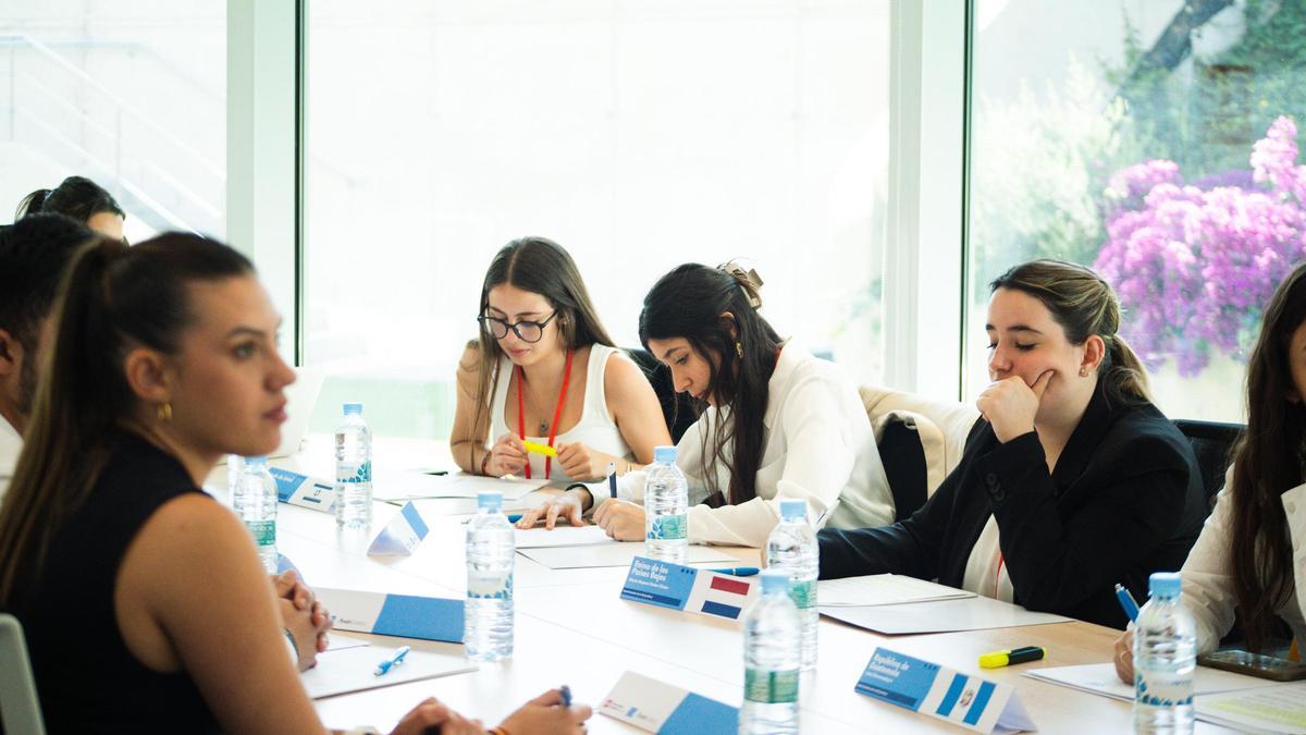 El crecimiento de la UE incluye la apertura del nuevo campus en Alicante el pasado curso, especializado en Ciencias de la Salud.