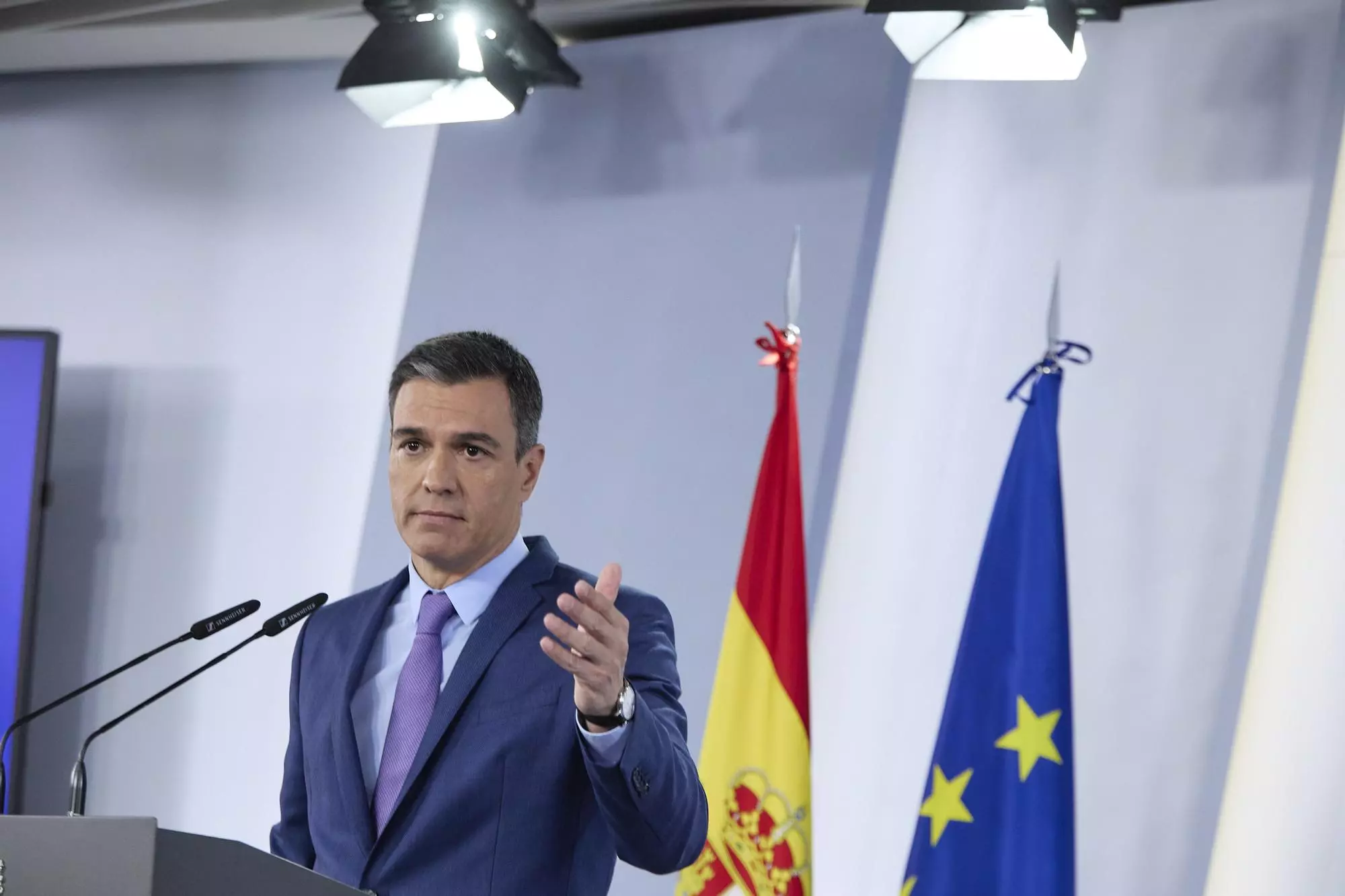 Sánchez a los jueces: "La democracia exige respeto a la ley y a la voluntad popular"