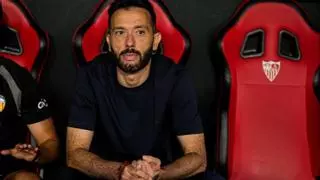 Corberán y los jugadores del Valencia CF se faltaron el respeto mutuamente en el Pizjuán