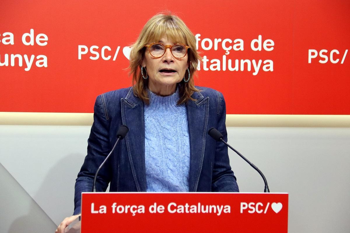 La portavoz del PSC, Lluïsa Moret, este lunes en rueda de prensa