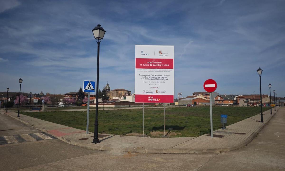 Parcela en la que está previsto edificar la nueva promoción de viviendas protegidas de Alcañices. | CH. S.
