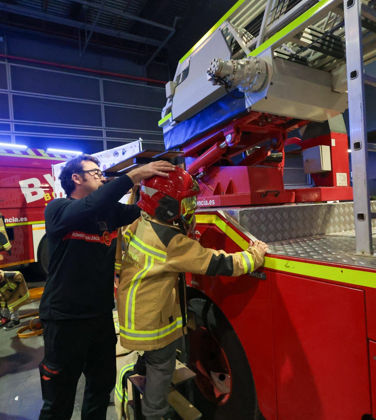 Los más pequeños disfrutan en Expojove de las vacaciones navideñas