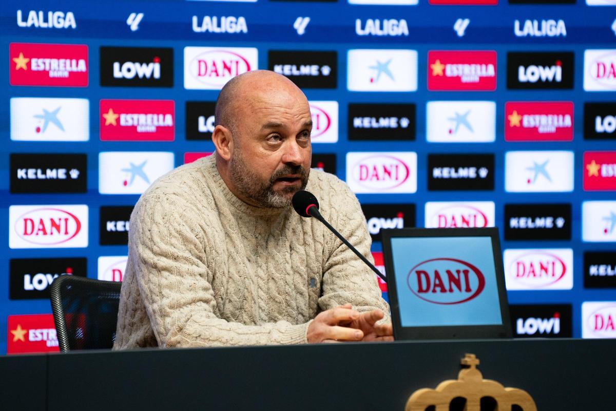 Manolo González en la rueda de prensa previa al derbi