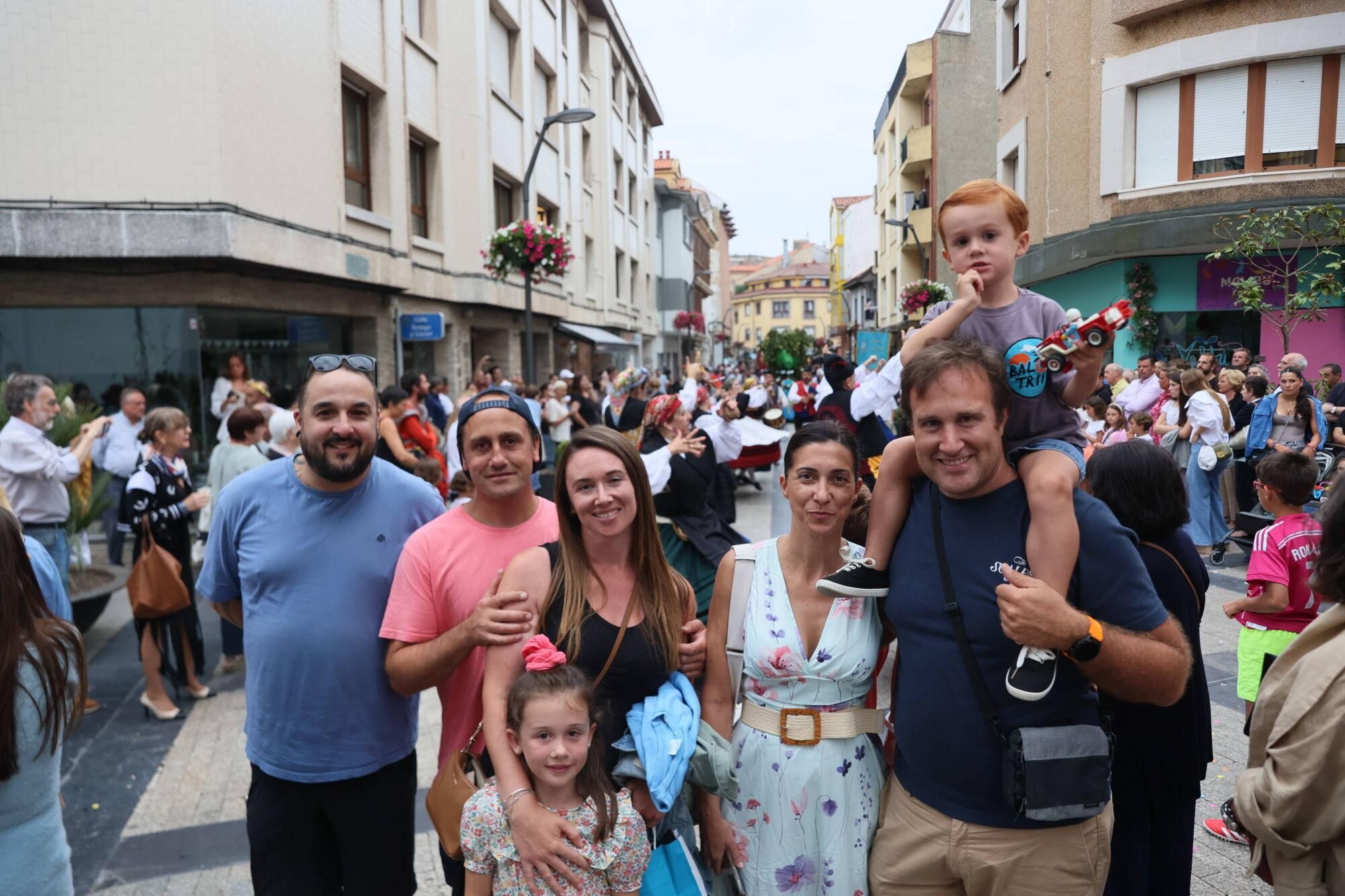 EN IMÁGENES: El desfile de carrozas por las fiestas del Carmen de Luancoi