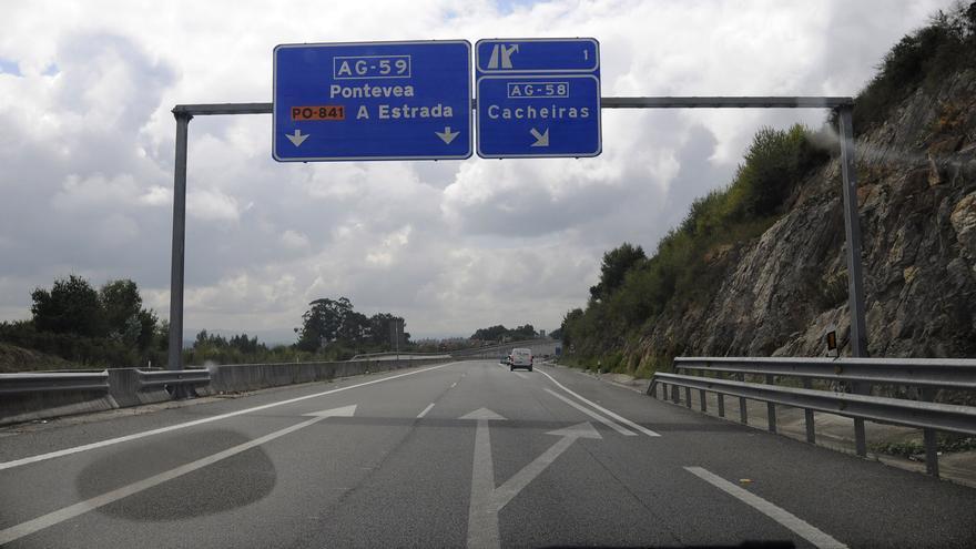 Estradenses que trabajan en Santiago: “Este tramo de autovía es pájaro en mano, pero no es suficiente”