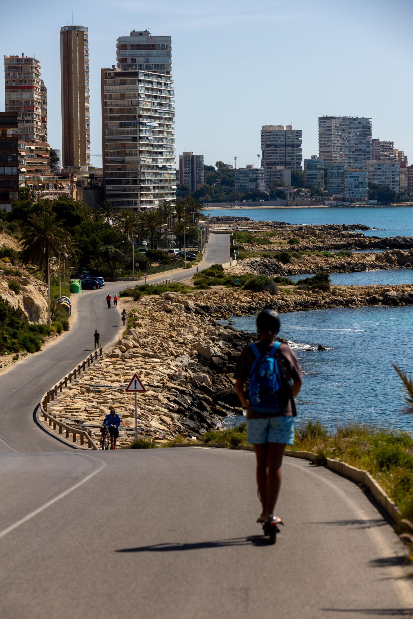 Los vecinos reclaman el mantenimiento de los espigones de las calas de la Albufereta