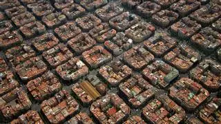 Barcelona comprará un bloque de pisos turísticos en el Eixample para convertirlo en vivienda pública