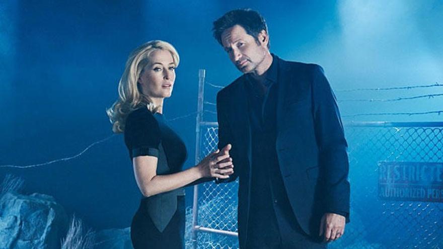 Los agentes Mulder y Scully.