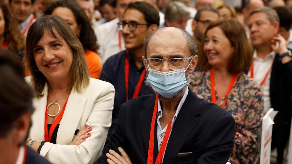 Javier Lambán, este sábado junto a Lola Ranera en el comité federal socialista en Ferraz.