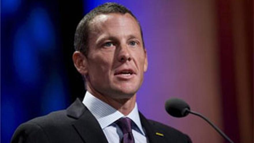 Ofrecen a Armstrong volver a analizar su orina sospechosa de contener EPO