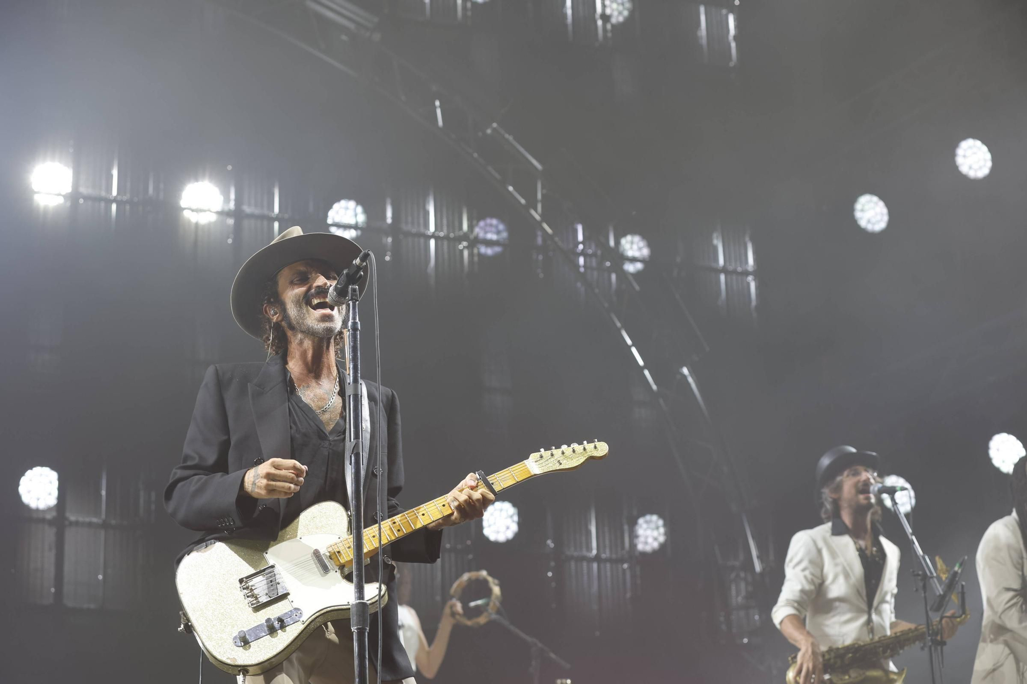 El concierto de Leiva en el Gijón Life, en imágenes