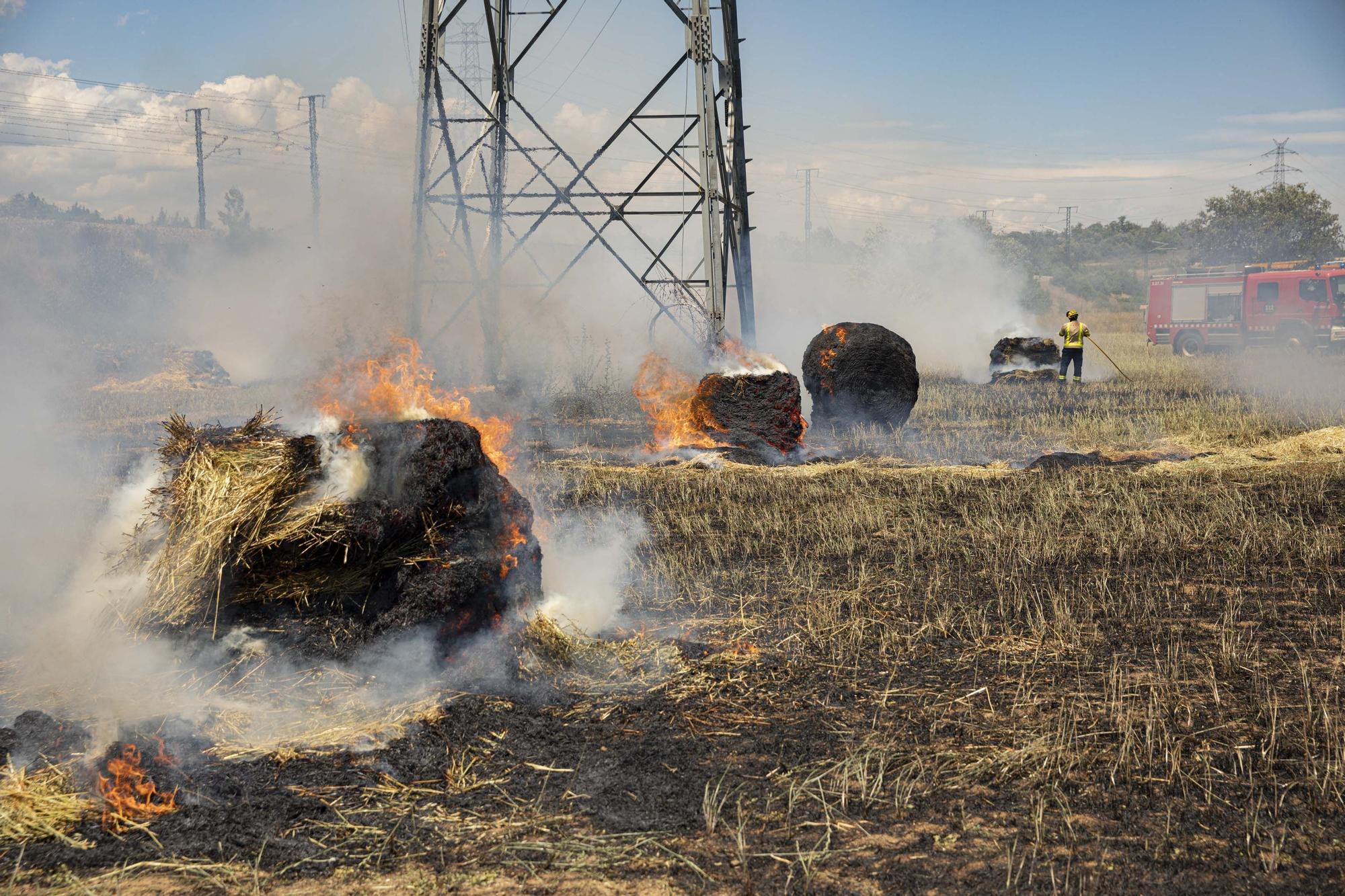 Incendi forestal a Sils, en fotos