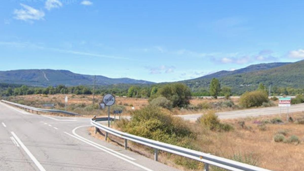 Acceso a la carretera en la que la Diputación acometerá obras de reparación.