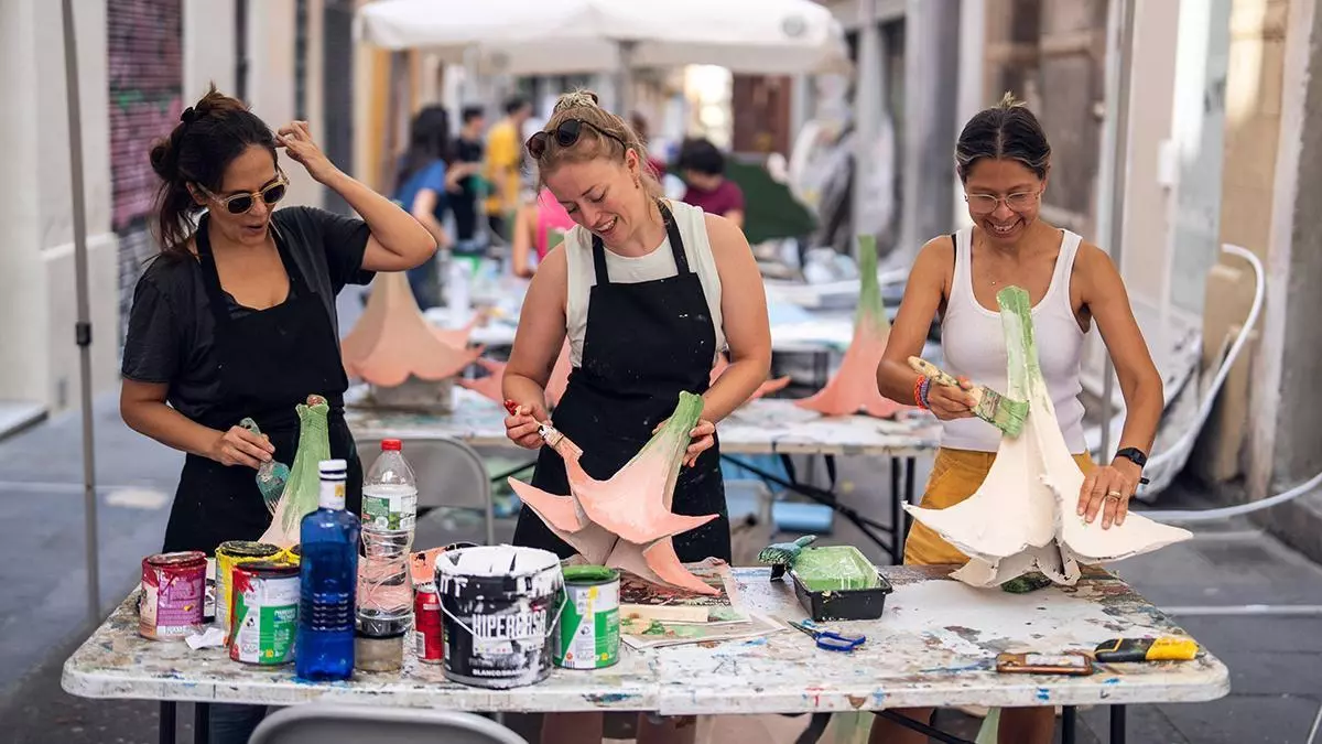Guía de las fiestas de Gràcia: calles decoradas, conciertos y programa de actividades