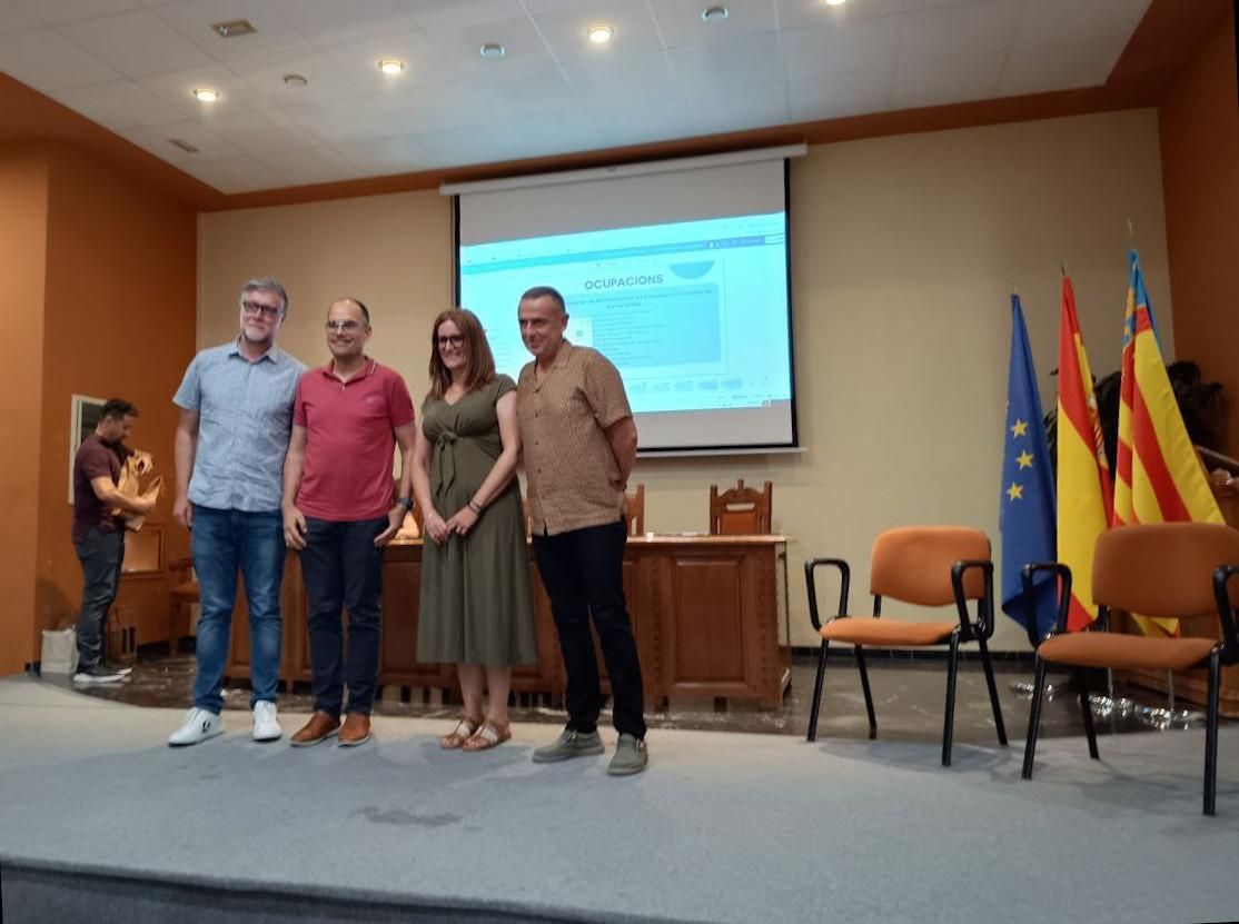 El IES Soler i Godes de Benifaió reconoce el trabajo de las empresas que completan la formación