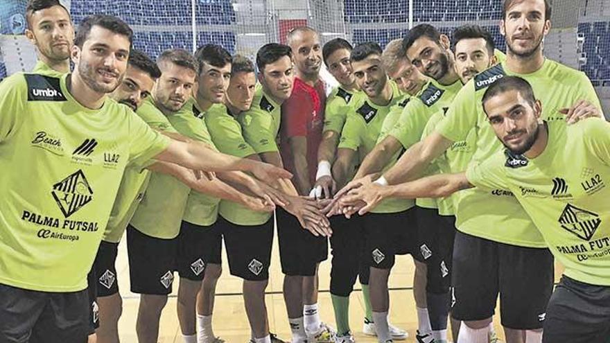 La plantilla del Palma Futsal, ayer en el Palau.