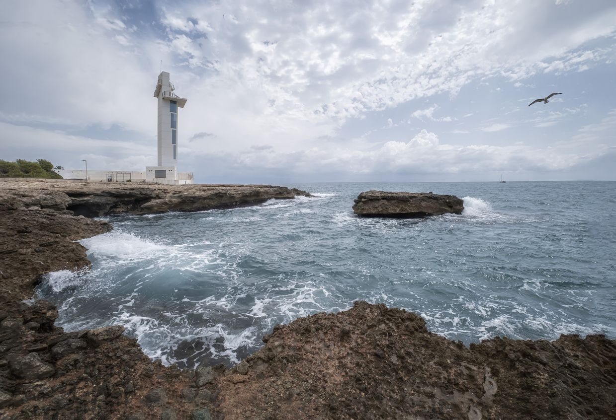 Faro de Irta en Alcoceber, Costa de Azahar, Castellón, España.