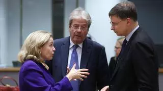 Bruselas alerta de la "muy difícil" situación fiscal de España y pide un plan de ajustes "creíble"