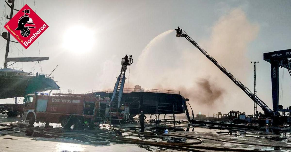 Las complejas labores de extinción