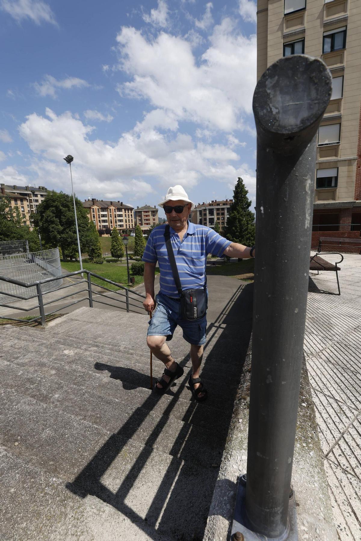 El barrio de Villafría (Oviedo) aplaude las futuras rampas de acceso al parque: “Hacían falta y eran muy necesarias”, en imágenes El barrio de Villafría (Oviedo) aplaude las futuras rampas de acceso al parque: “Hacían falta y eran muy necesarias”, en imágenes