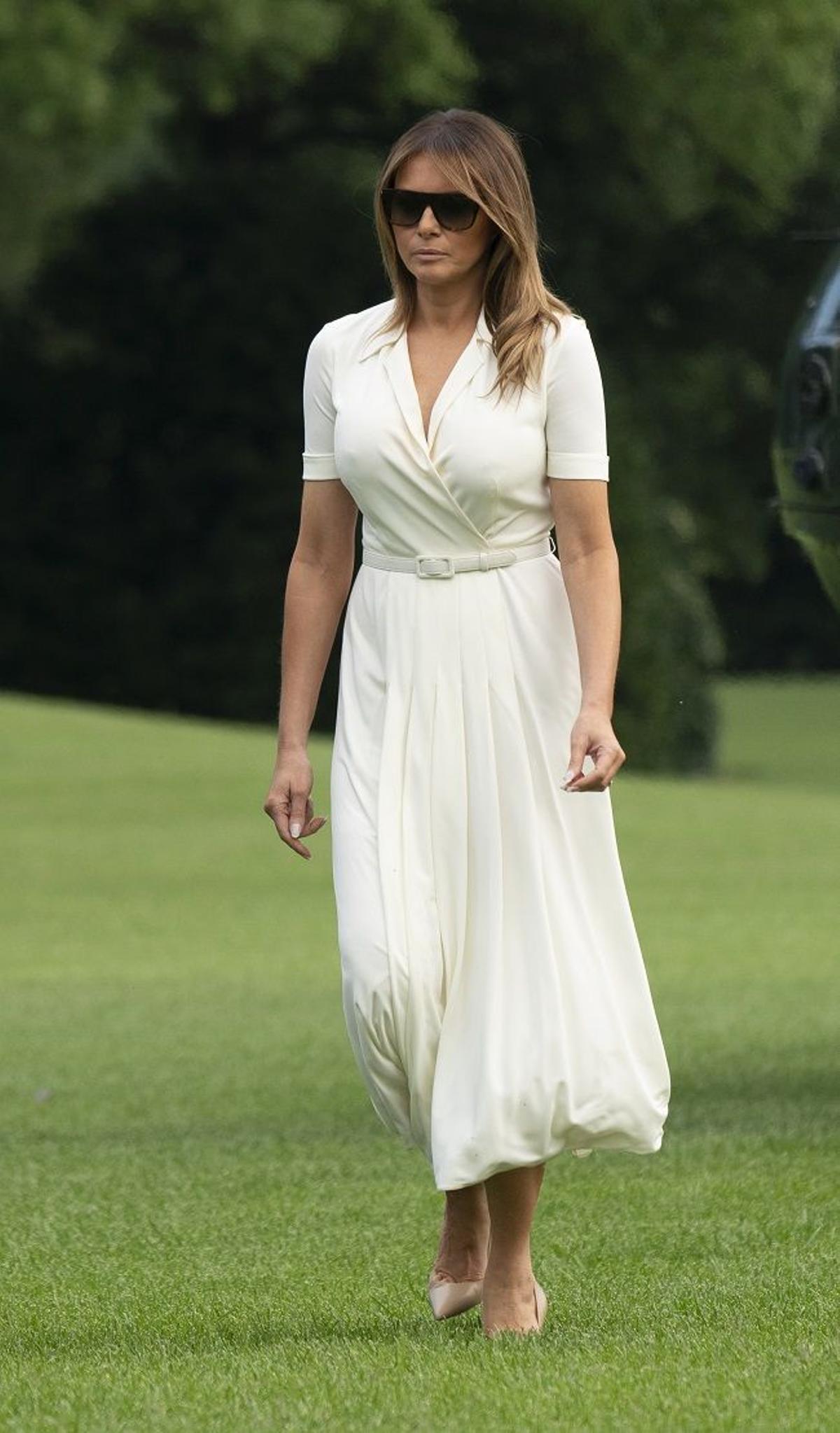 Melania Trump regresa a EEUU vestida de Ralph Lauren