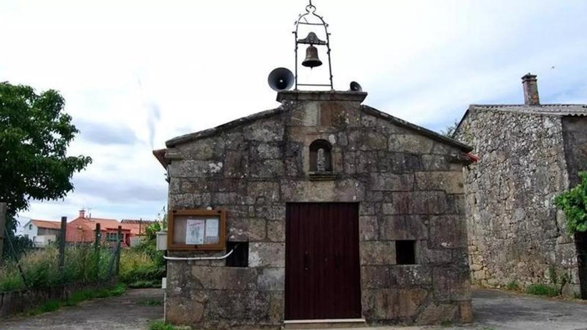 Capilla de la Virxe dos Desamparados de A Devesa, en Valga.