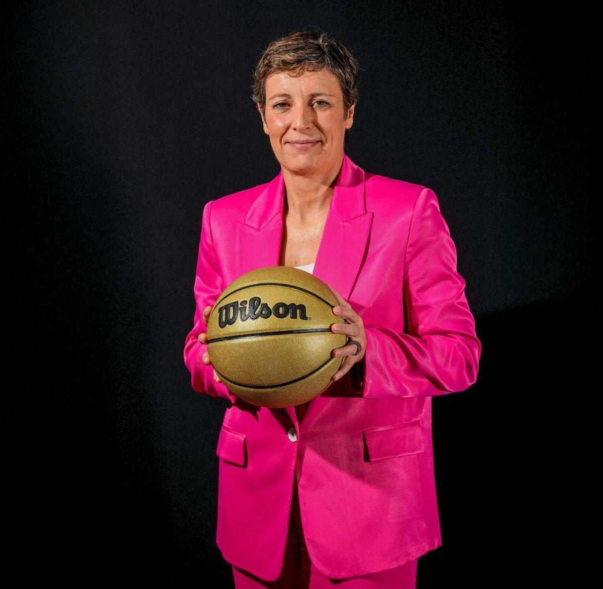 Elisa Aguilar, presidenta de la Federació Espanyola de Bàsquet: "He arribat aquí per meritocràcia, no per gènere" Elisa Aguilar, presidenta de la Federació Espanyola de Bàsquet: "He arribat aquí per meritocràcia, no per gènere"