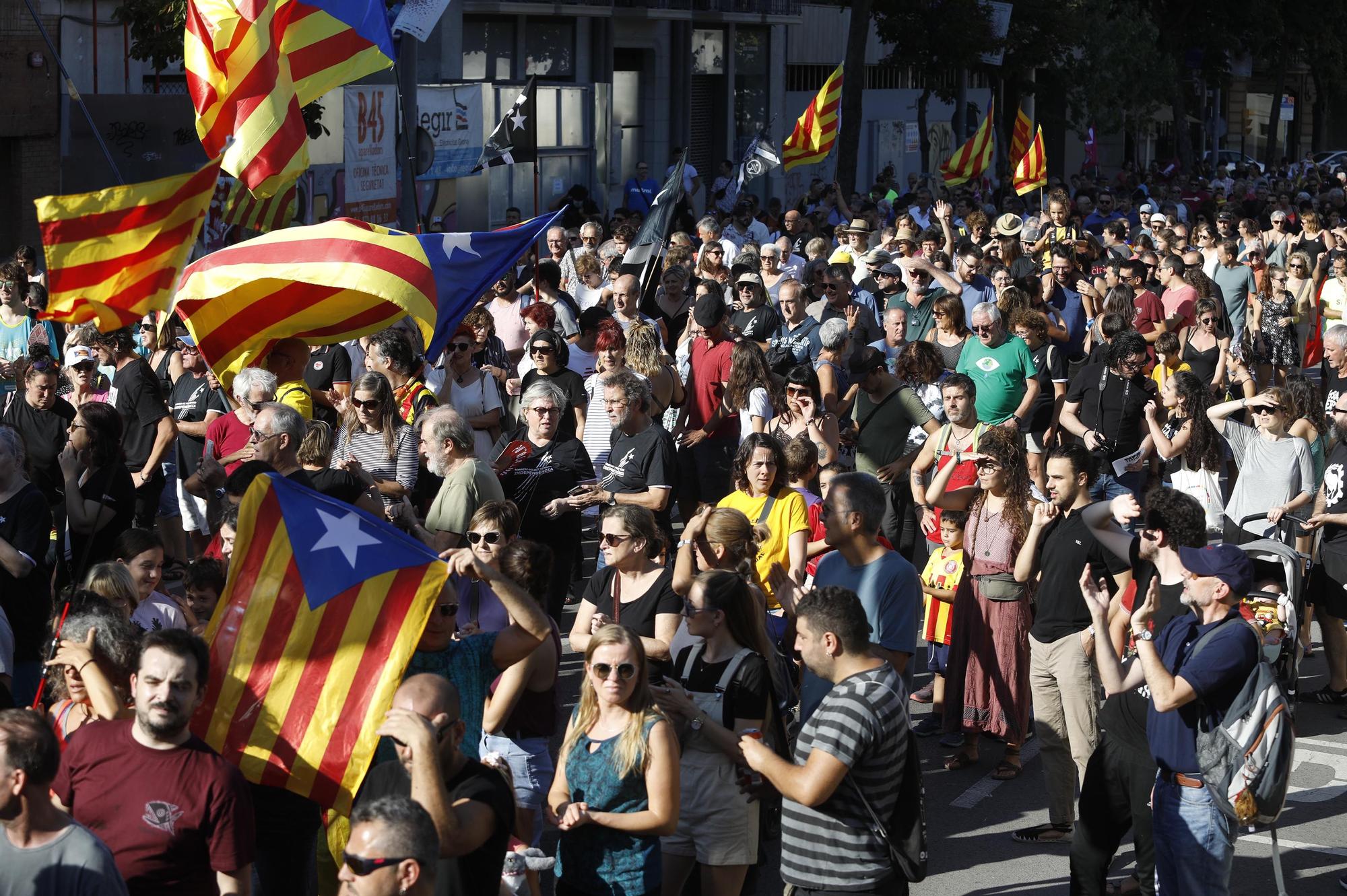 Líders d’ERC participen en la manifestació de la Diada a Girona