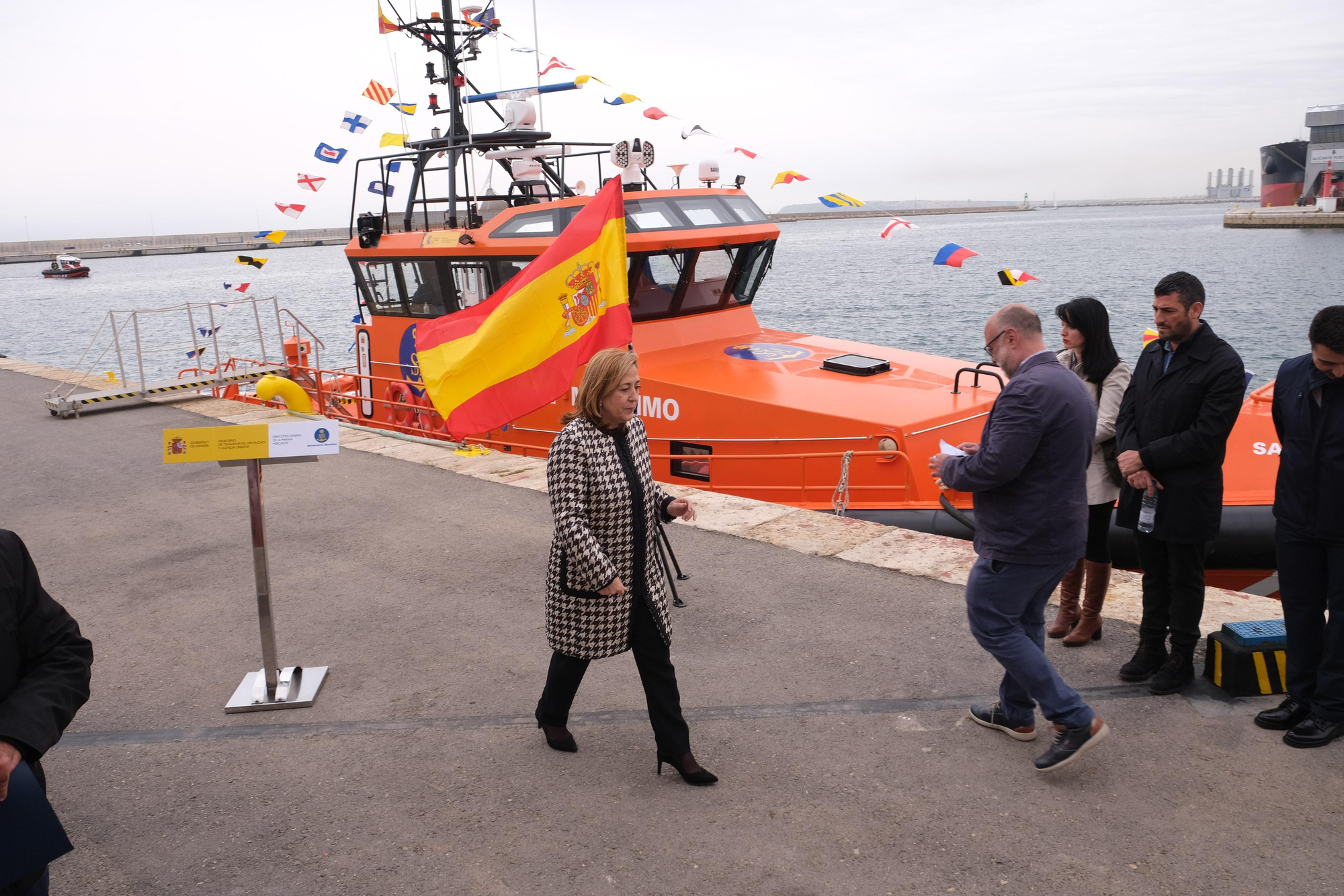 Salvamento Marítimo estrena nuevo barco en su base de Alicante