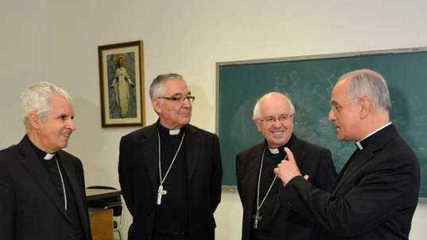 Barrio encabeza la reunión de obispos gallegos para armonizar la pastoral