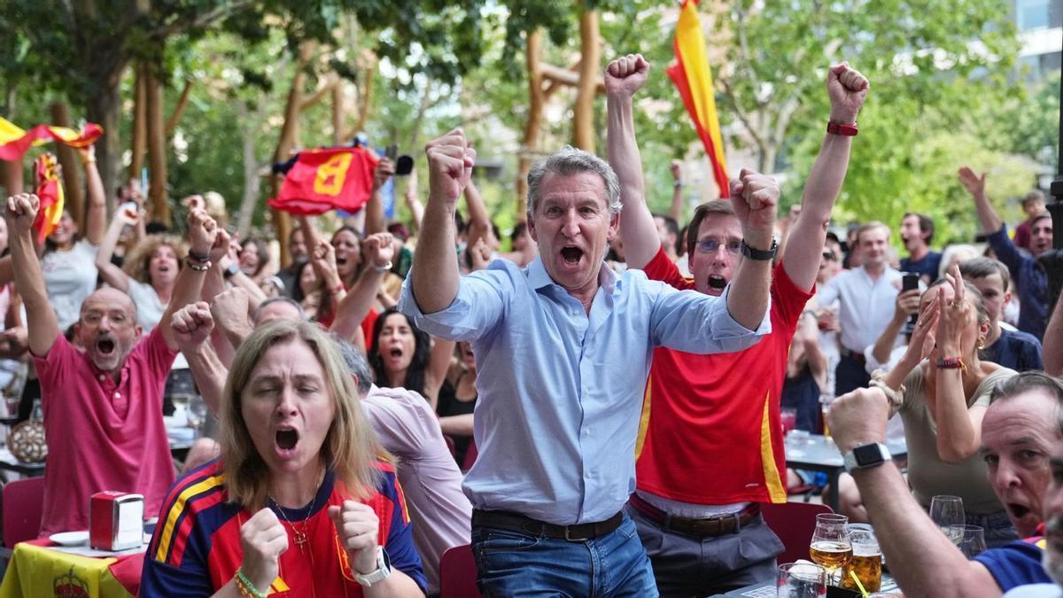 Feijóo da por hecho que Argentina será la rival de España en la final del Mundial y Sánchez vaticina que «la segunda estrella está al caer»