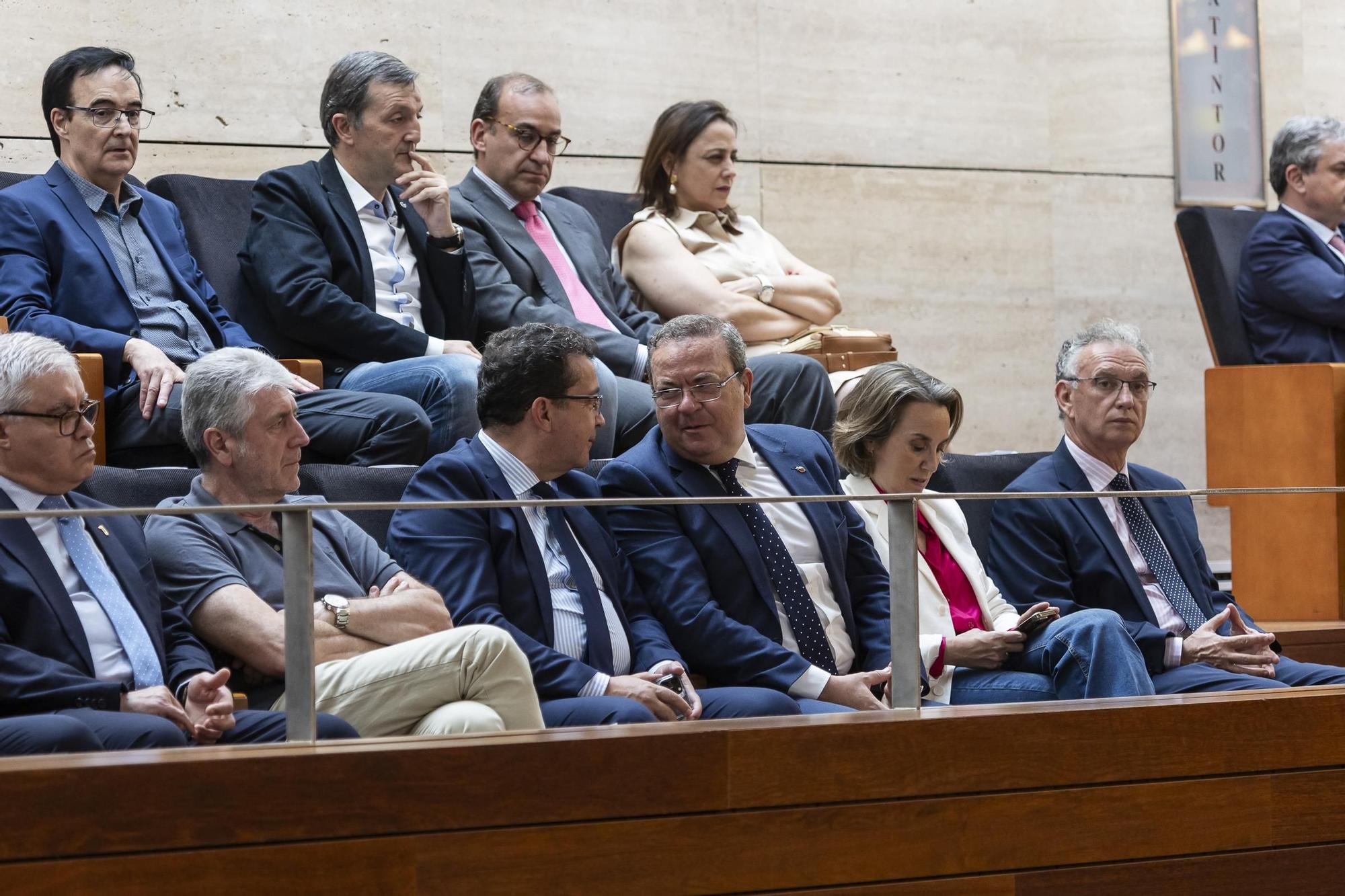 Las imágenes del primer debate de estado de la región de María Guardiola