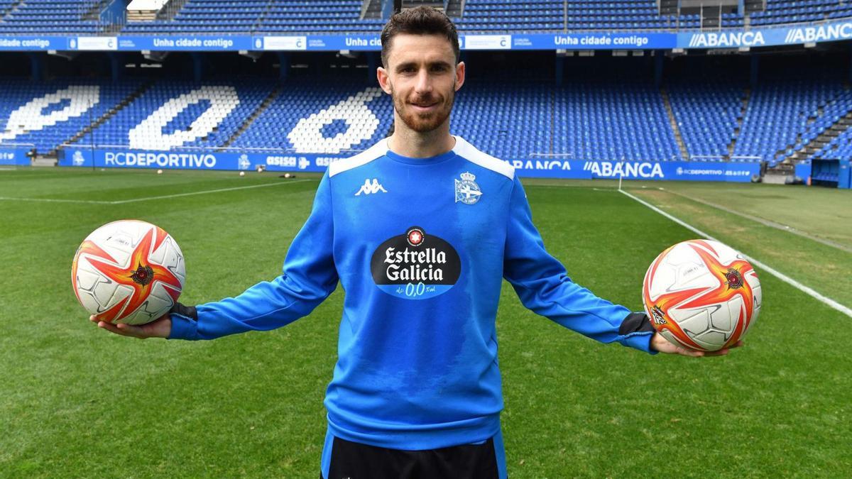 El deportivista Jaime Sánchez, ayer en el estadio de Riazor. |  // VÍCTOR ECHAVE