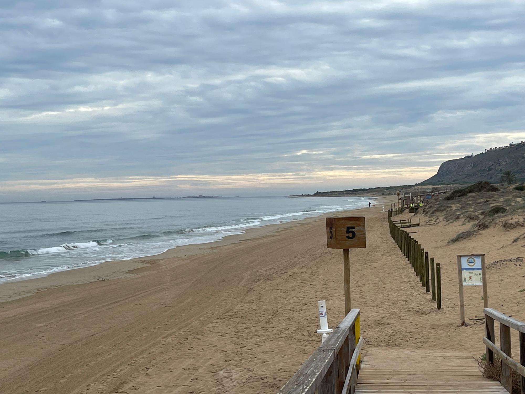 El nuevo "look" de las playas de El Altet y Arenales