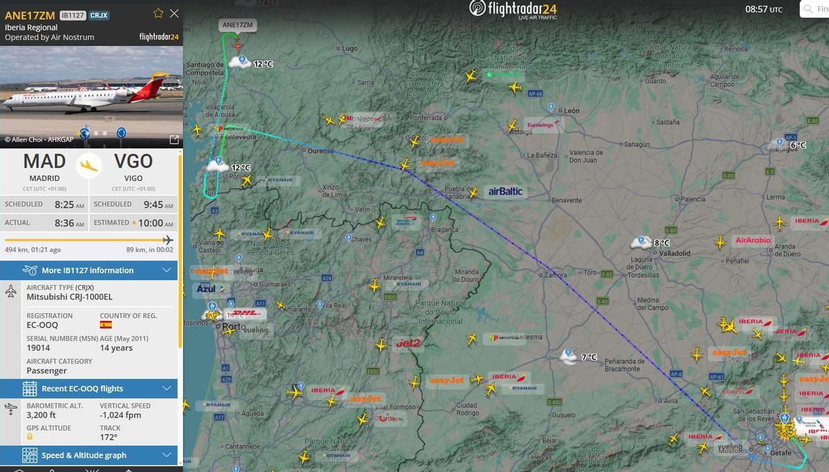 El avión, operado por Air Nostrum para Iberia, puso rumbo a Santiago tras abortar el aterrizaje en Vigo.