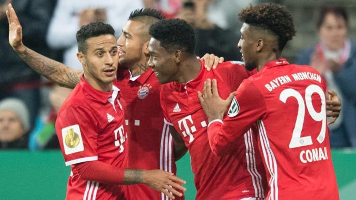 Los jugadores del Bayern celebran uno de los goles