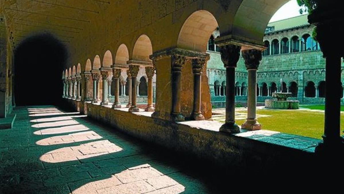 El claustro del monasterio de Sant Cugat es el lugar más visitado de la ciudad.