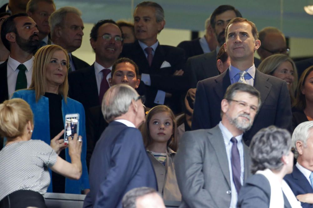 Felipe VI lleva a la Infanta Sofía al Bernabéu
