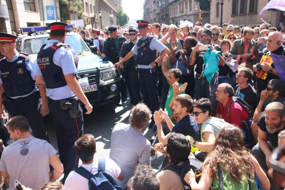 La reacció popular a l'atac de la Guàrdia Civil