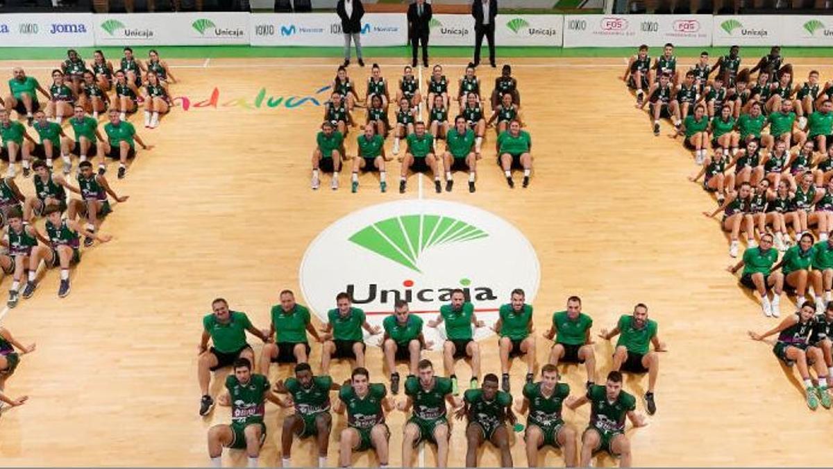 Imagen de familia del Unicaja Baloncesto.