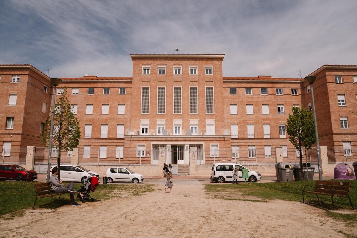 Imagen exterior de la Residencia de los Jesuitas en Alcalá de Henares, en Madrid.