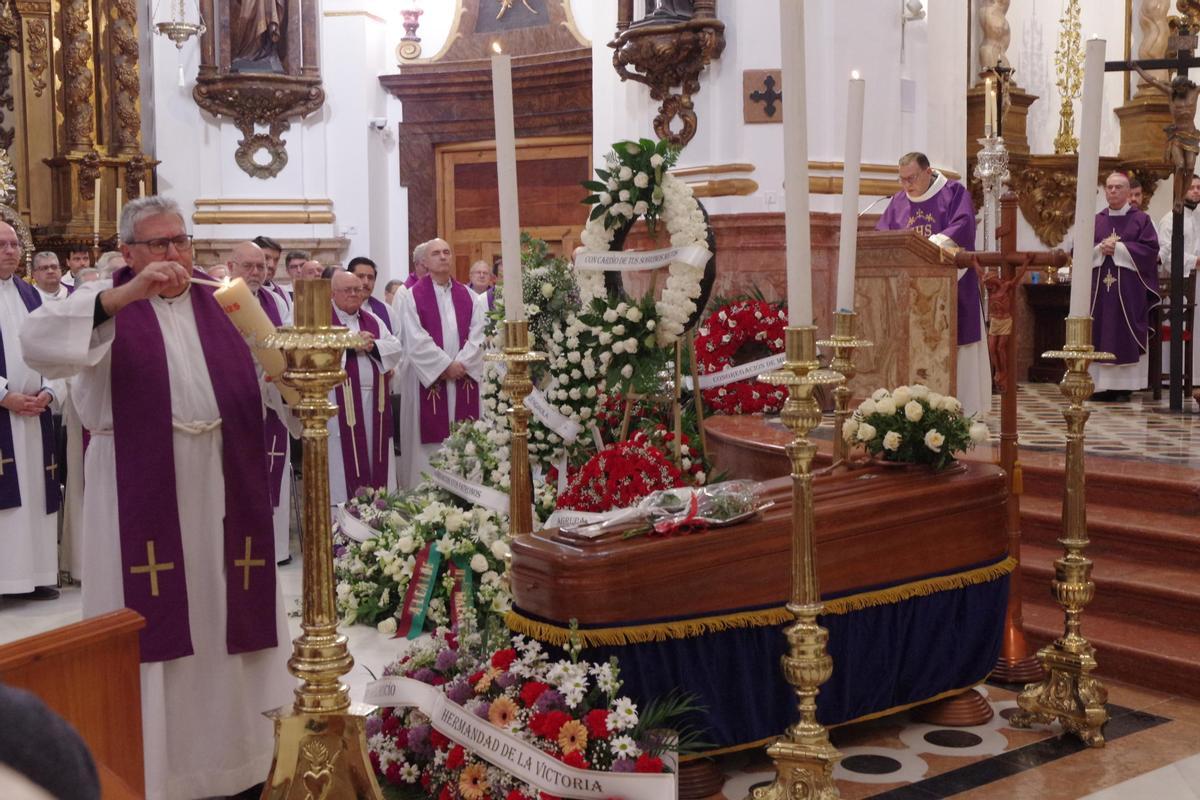 El funeral del sacerdote Manuel Ángel Santiago, en imágenes El funeral del sacerdote Manuel Ángel Santiago, en imágenes