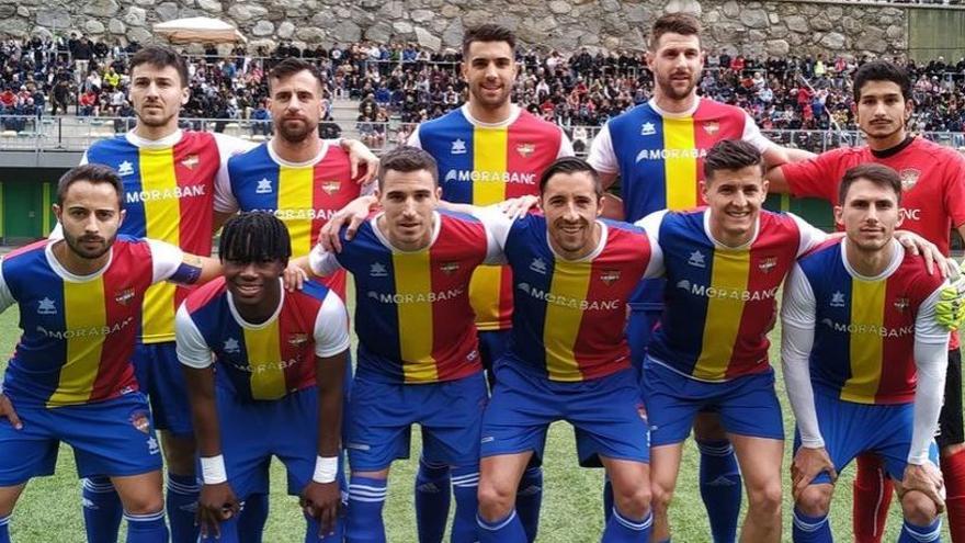 Un equipo inicial del FC Andorra en la pasada campaña en Autonómica.