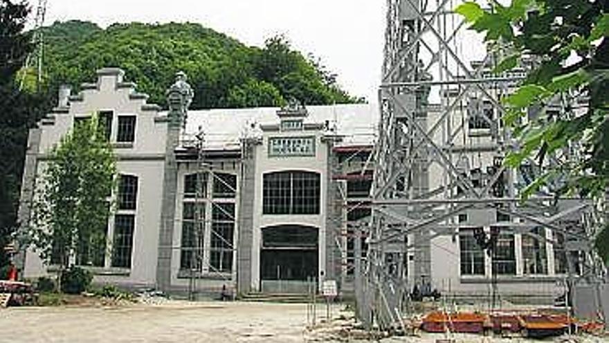 Tramo de vía del futuro tren turístico junto al pozo San Luis.