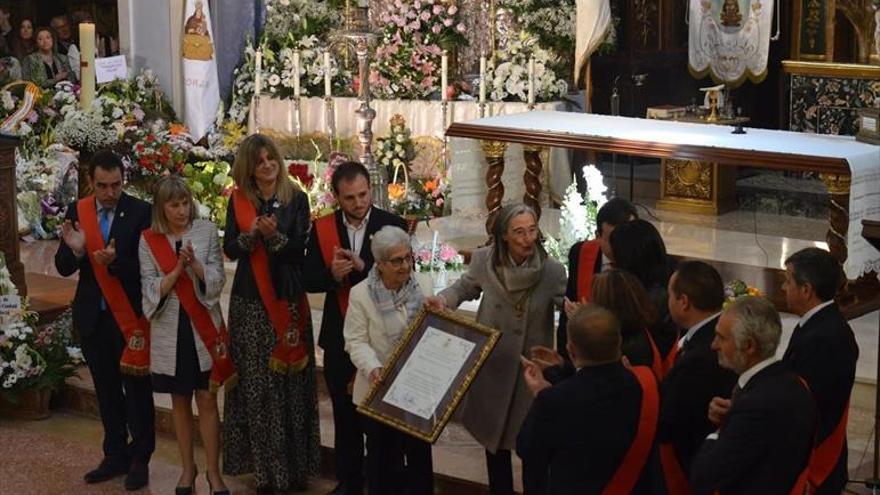 El colegio de Santa Ana recibe la medalla de oro de la ciudad