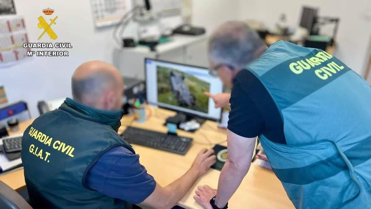Tiran un coche por un barranco en Cáceres para simular un accidente y estafar 36.000 euros a la compañía de seguros