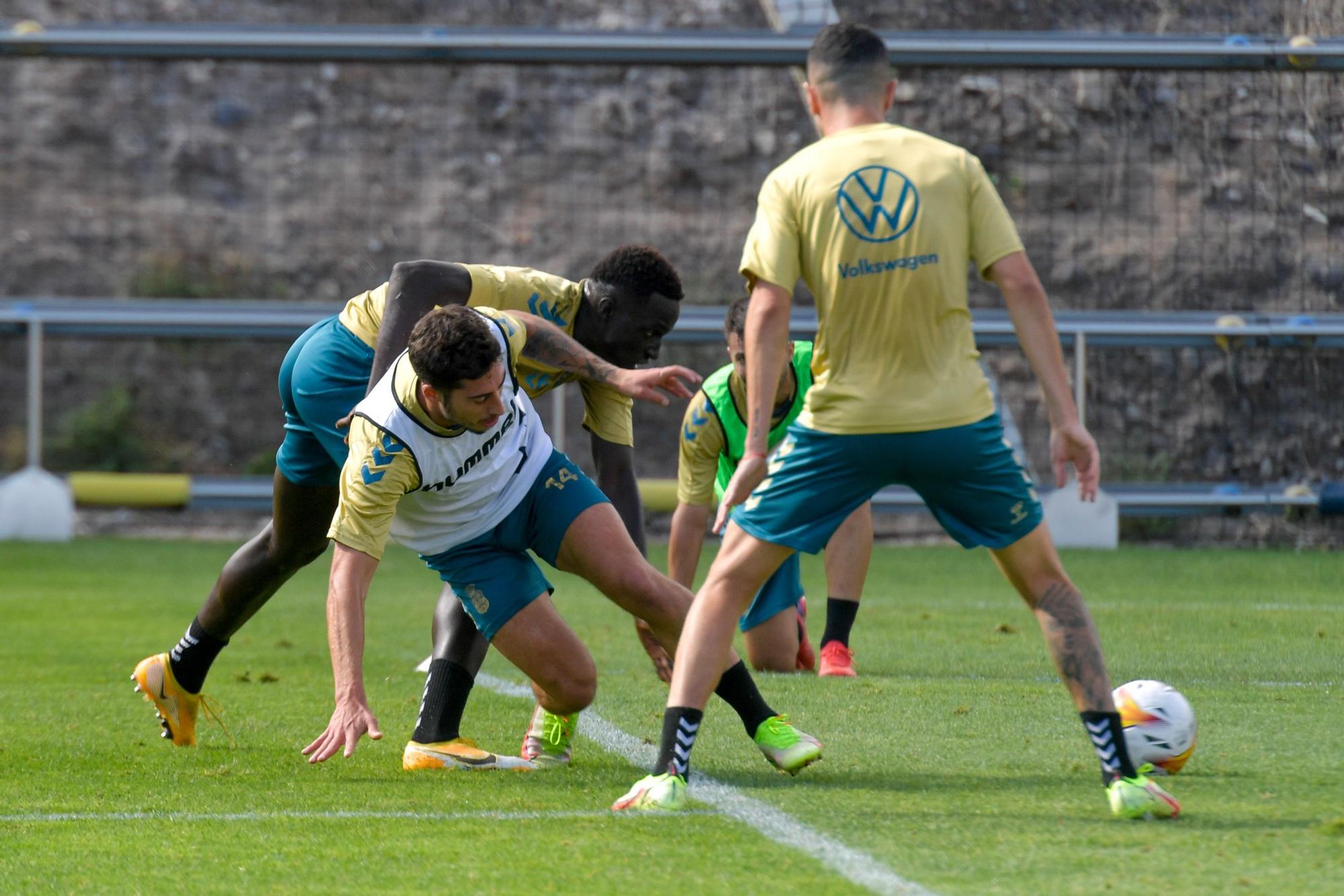 La UD retoma el trabajo en la Ciudad Deportiva tras la derrota ante el Real Zaragoza.