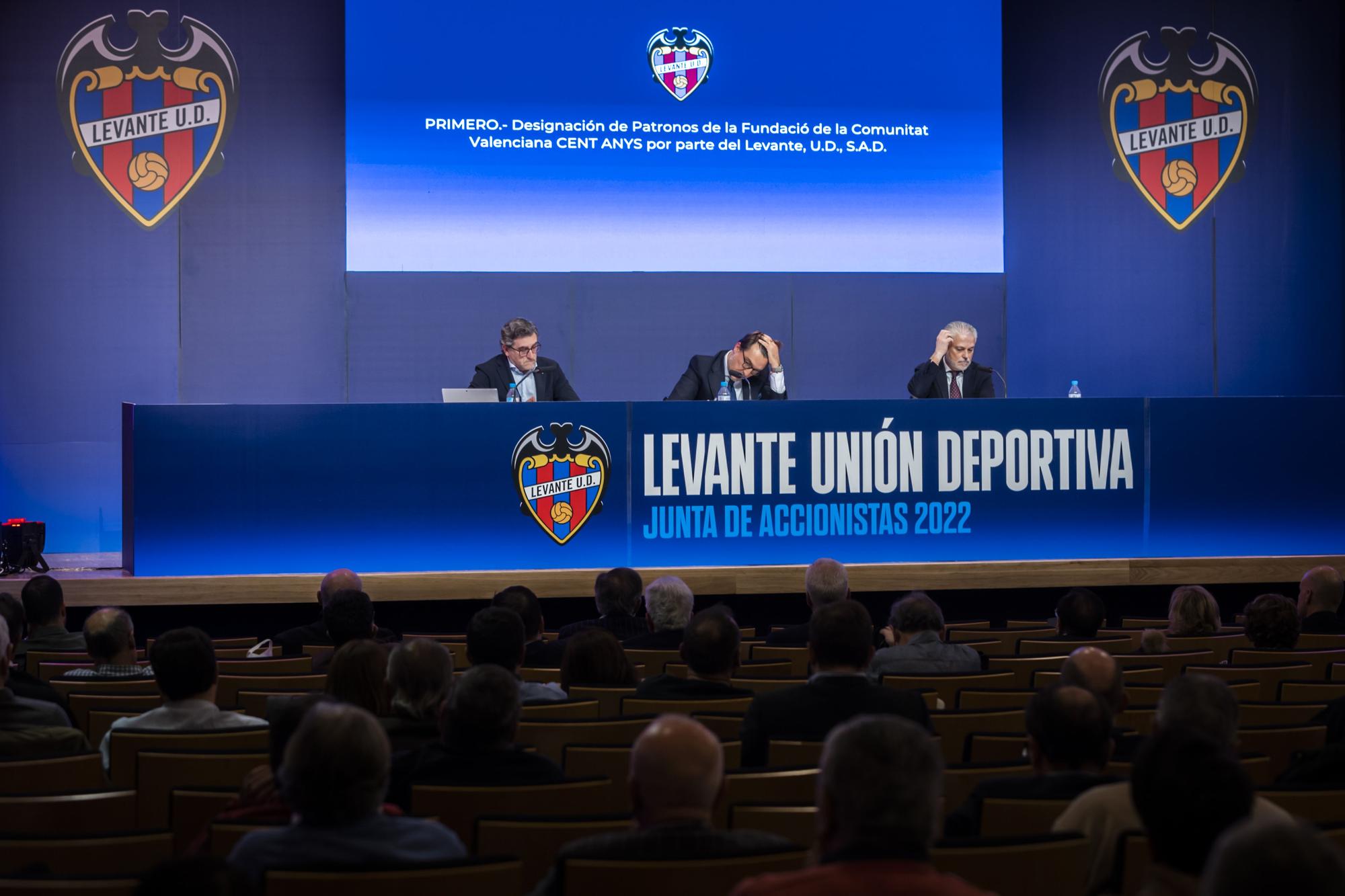 La Junta General de Accionistas del Levante UD, en imágenes
